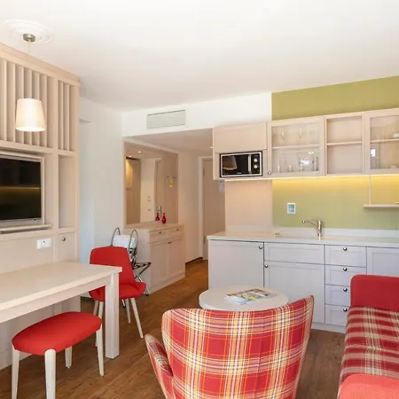 Ringhotel Warnemuender Hof 4* 로스토크