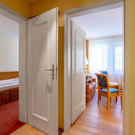 Ringhotel Warnemuender Hof 4* 로스토크