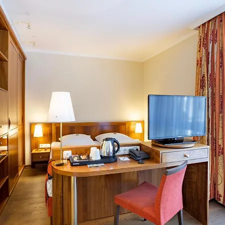 Ringhotel Warnemuender Hof 4* 로스토크