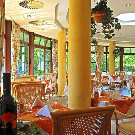 Hotel Ringhotel Warnemuender Hof 4*