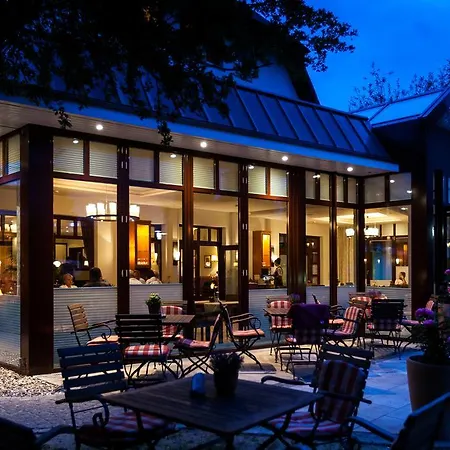 호텔 Ringhotel Warnemuender Hof